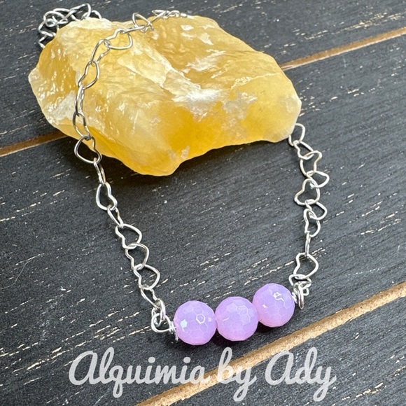 Dainty purple jade silver beaded bracelet - Picture 1 of 1